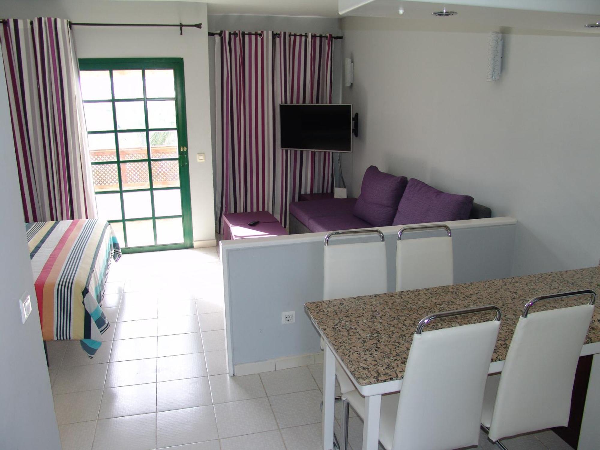 Moderno Apartamento Con Vistas Al Mar Playa Del Aguila  Exterior photo